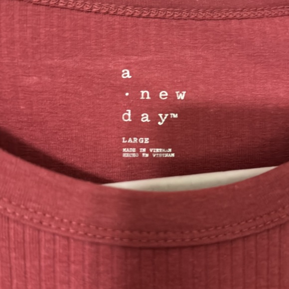 Half sleeve/Pink/Tee/Ribbed - Picture 2 of 2